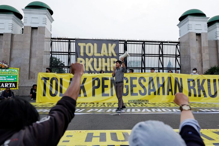 Indonesia bans premarital sex, insulting President in new criminal code￼