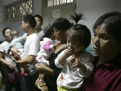 China sees mysterious pneumonia outbreak, hospitals flooded with sick children